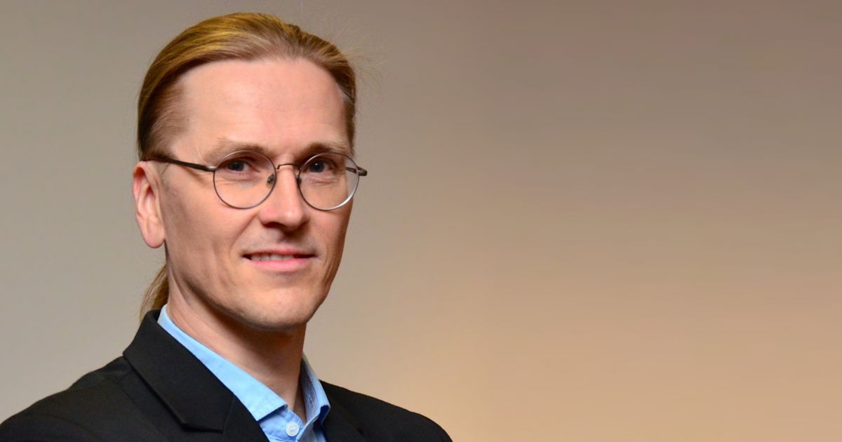 Mikko Hyppönen Fighting Online Crime Mikko Hyppönen Fighting Online Crime